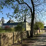 아파트 L' Extravagante Im Garten Von Schloss Schmidtheim