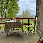 아파트 L' Extravagante Im Garten Von Schloss