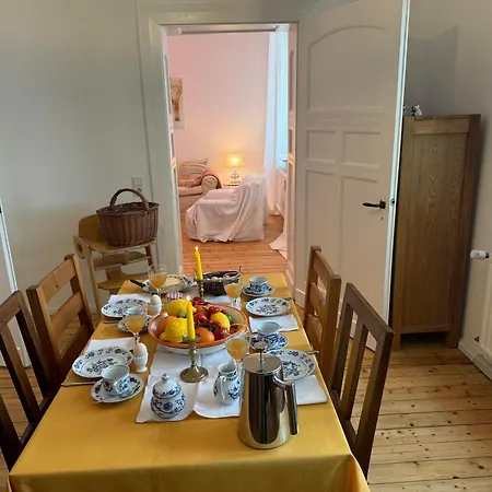 L' Extravagante Im Garten Von Schloss