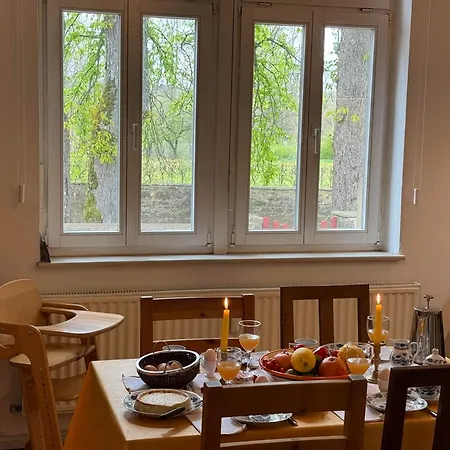 L' Extravagante Im Garten Von Schloss Schmidtheim