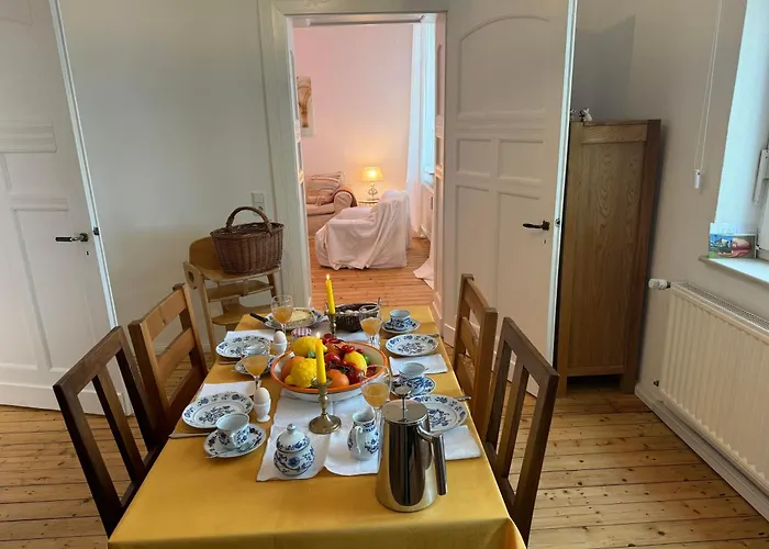 L' Extravagante Im Garten Von Schloss