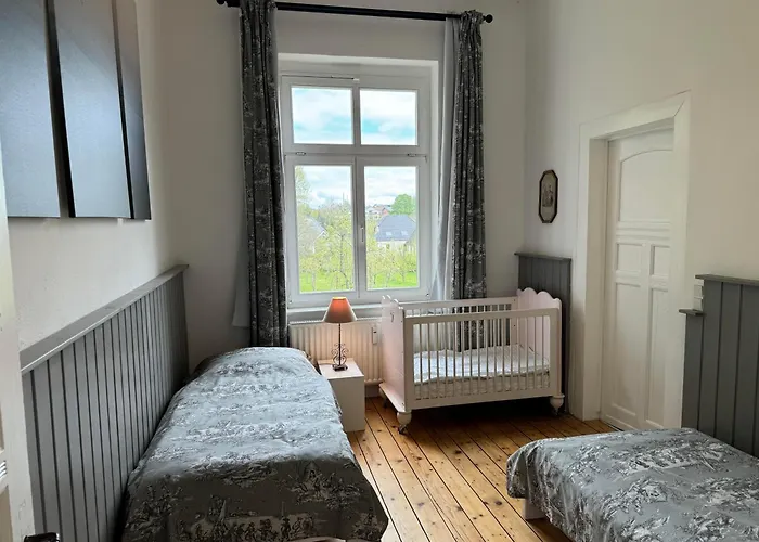 L' Extravagante Im Garten Von Schloss Appartement *