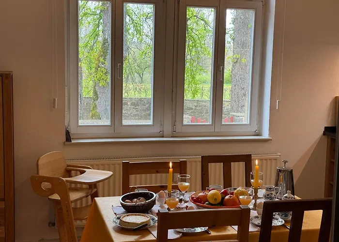 L' Extravagante Im Garten Von Schloss Schmidtheim