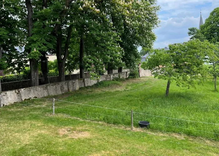 L' Extravagante Im Garten Von Schloss Апартаменты *